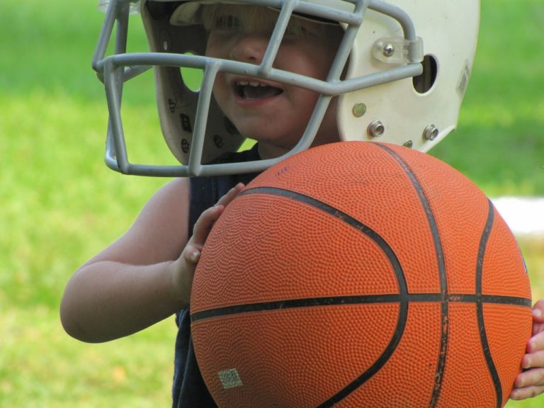 How to keep Chicago kids active and athletic during winter